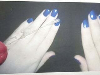 cumtribute nails blue