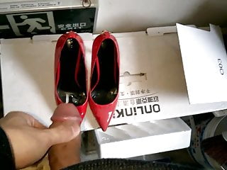 cum in neighbor&#039;s red heels