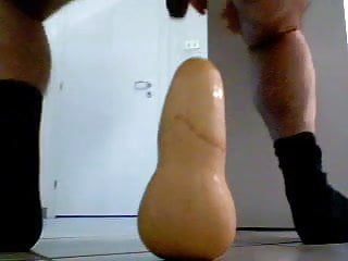 Amateur anal ride on huge butternut