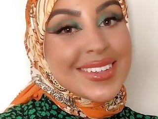 Italian hijab 1