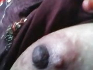 indian aunty nipple show for bf