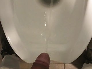 Pissing for our friend MYBIGGESTTURNON