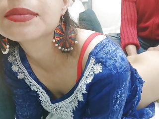 Indian Desi Bhabhi seduces electrician while he is repairing. Pussy fucked hard with Hindi audio – Repair waale ne kiya