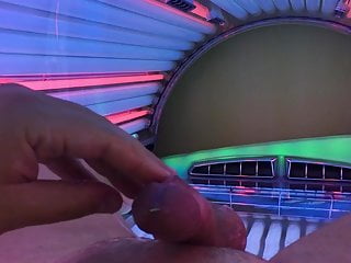 Geil auf der Sonnenbank  Horny on the sunbed