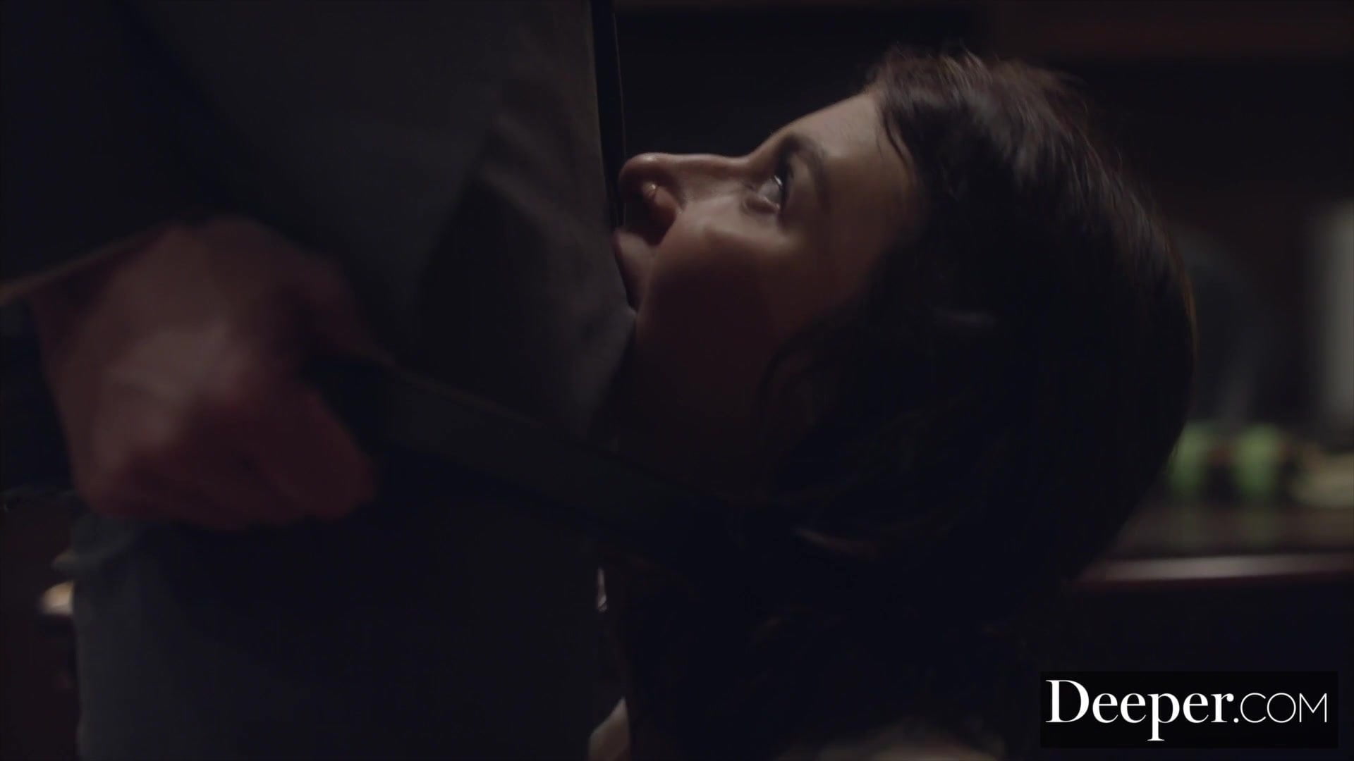 Deeper shes taught a kinky lesson about black mail - Publicaciones de línea inferior mailing dirigir