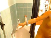 Webcambabe takes a shower