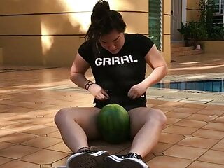 FBB, Muscle Girl, Crushing, Watermelon