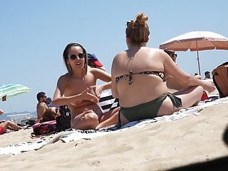 Milf Mature Nudist vid: Beach voyeur