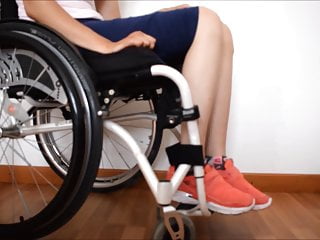 Tetraplegic girl gets spasm on both legs while sitting in he