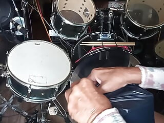 LizzyYum FREE SEX TOY GIVEAWAY email yoogigishop2  outlook . com subject INTERESTED