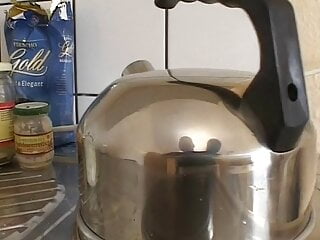 Latina kuemmert sich um den hausmeister - Bild 7