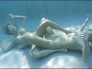 Lesbian Sex In Water - Free Underwater Lesbian Porn Videos (181) - Tubesafari.com