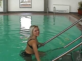 Amazing Blonde Babe in Swimming Pool Slurping Colossal Fat Prick