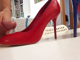 good load of cum for my red shoes