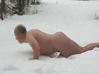 Wanker Is Fucking The Snow And Masturbating On It