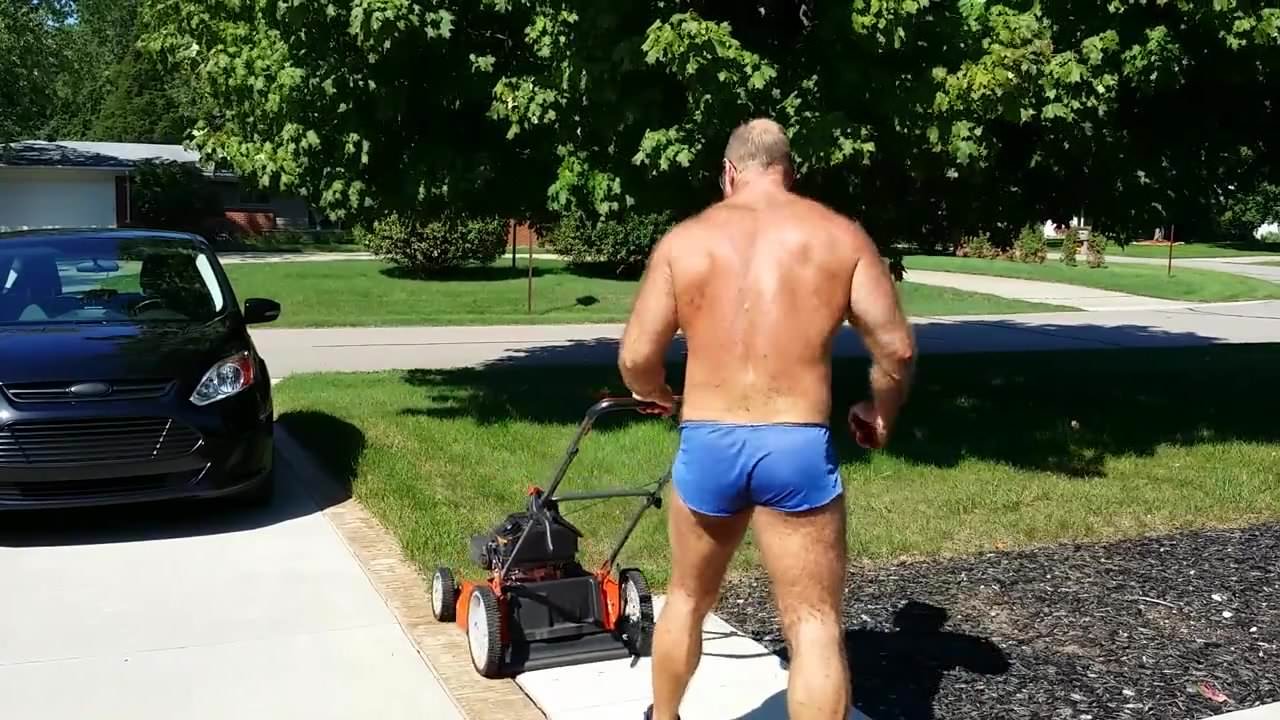 Teacher videotaped mowing Florida yard naked