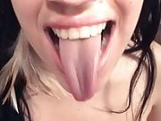 Nice tongue courtesy of carolco