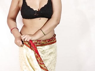 Priyanka Kakkar saree like a local lady