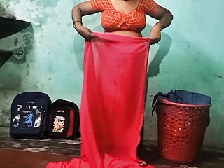 Tamil Priyanka stepaunty saree changing