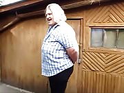 t Russian woman yard pee