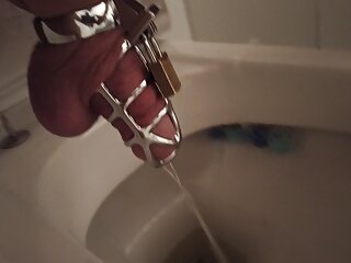 Cagecheck with piss
