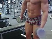 Str8 bodybuilder working out