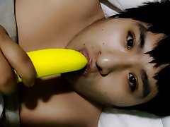 rich blowjob from a young gay to a rubber cock