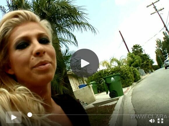 Marie Love in a double penetration solo