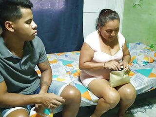  video: My stepmother before leaving gives me a delicious blowjob