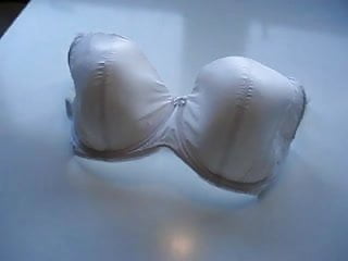 Used 70j cup bra in my...