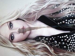 Avril Lavigne Cumshot 5