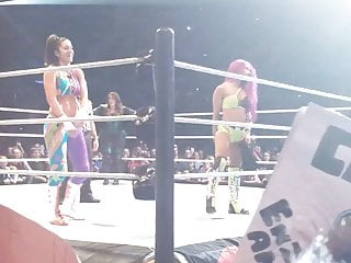  video: WWE - Bayley and Sasha Banks dancing badly in the ring