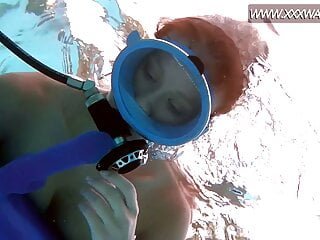  video: Minnie Manga beautiful underwater pornstar