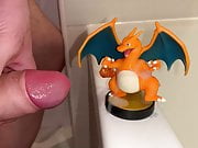 Hotglue: Charizard amiibo