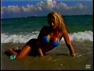 Sunny at the Beach (Classic 90&#039;s)
