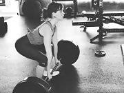 Alison Brie was deadlifting 165 pounds