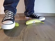 Converse food crush  banana