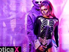 EroticaX - Sexy Zombie Romantic Halloween Surprise 