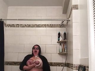 Girls Masturbate, Solo, Masturbating with Shower Head, Knife