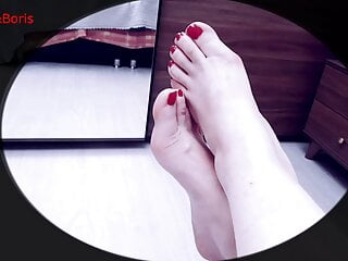 Nice Soft Toes video: I show nice and soft toes on the bed.
