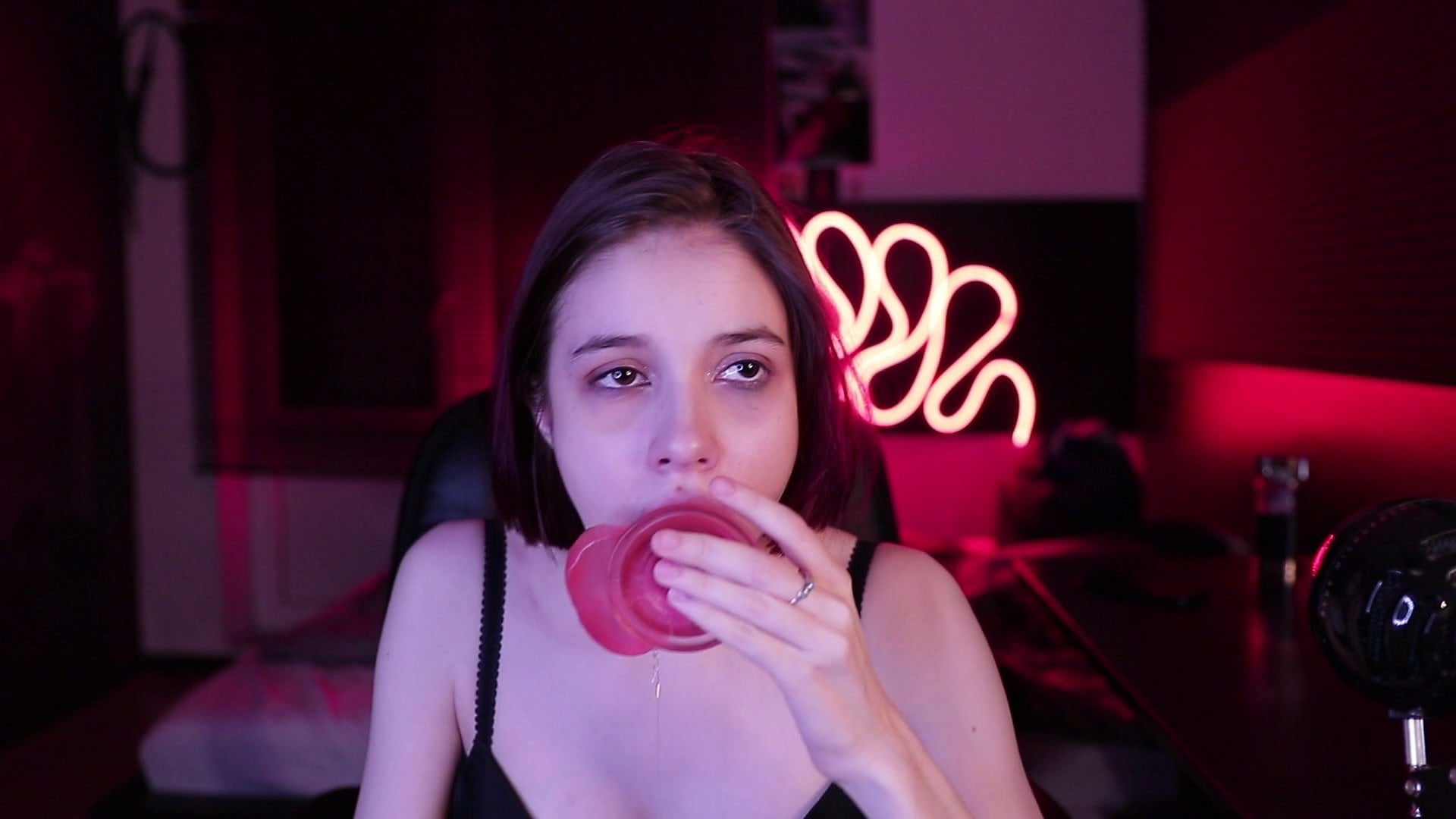 twenty year old Yukki Amey deepthroats in front of webcam