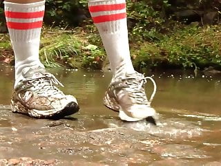 Caroline New Balance Sneaker Hike With Mud And Water Preview