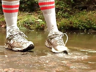 Foot Fetish, Sneakers, Carolin, In Water